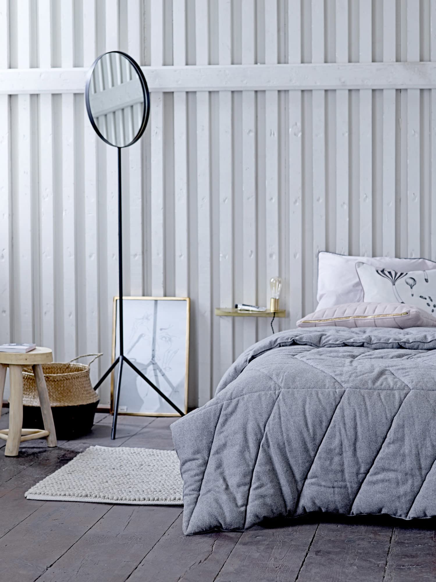 Bloomingville Handwoven Seagrass Folding Basket with Handles, Natural and Black - Image 3