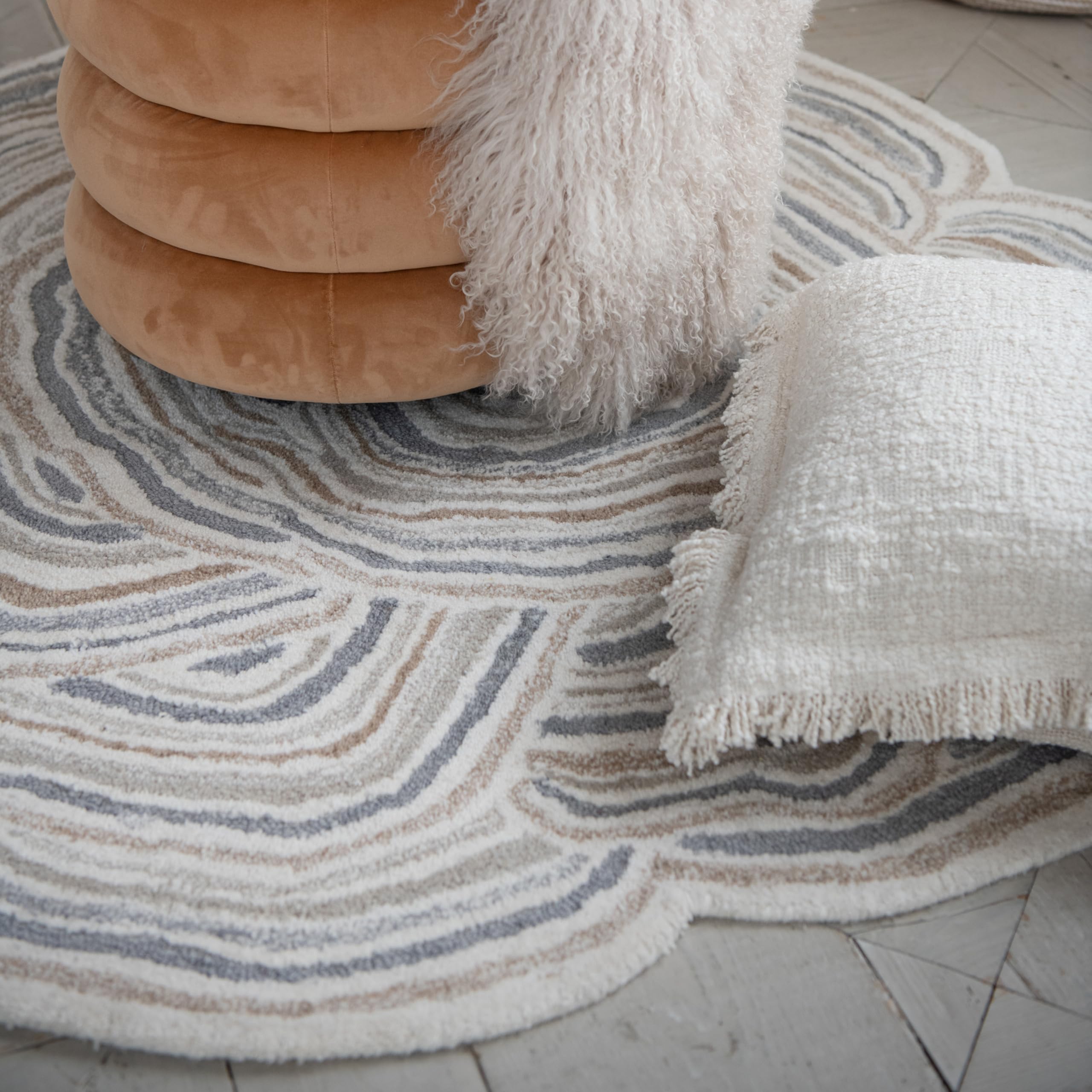 Bloomingville Round Wool and Cotton Tufted Organic Shaped Rug with Design, Grey and Cream Color - Image 5